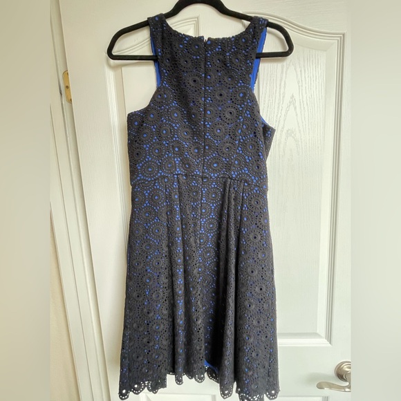 Tori Richard Women’s Size 10 Black Eyelet Dress with Blue Lining and Pockets - Picture 6 of 7